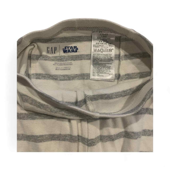 Gap Yoda Pajama Set. White With Gray Stripes An Adorable Baby Yoda Sz 2T - Picture 9 of 10